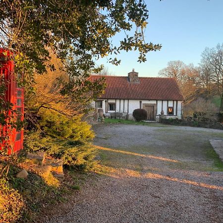 Medieval Cottage In Rural Monmouthshire. Raglan Bagian luar foto